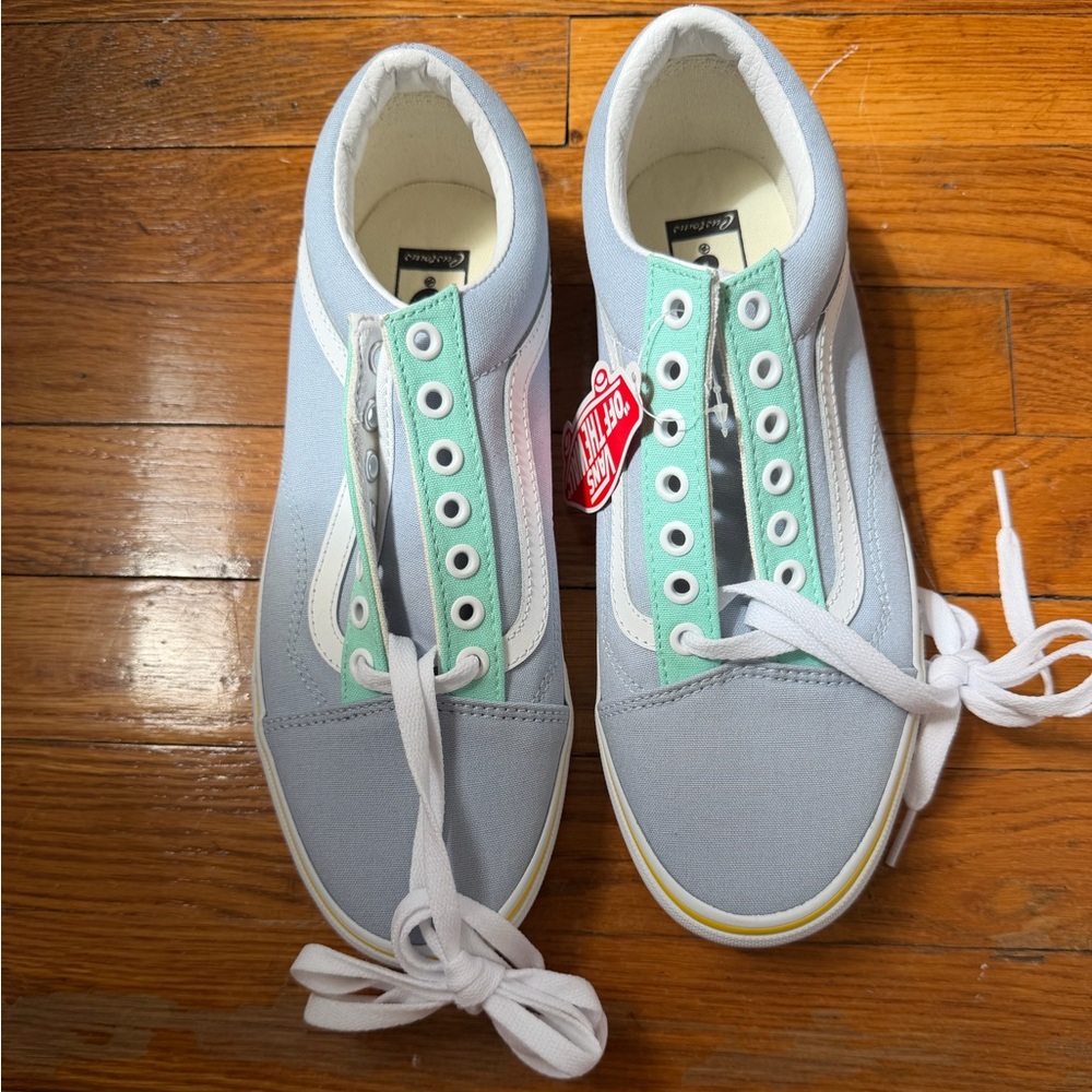 NWT Vans Low Top Sneakers